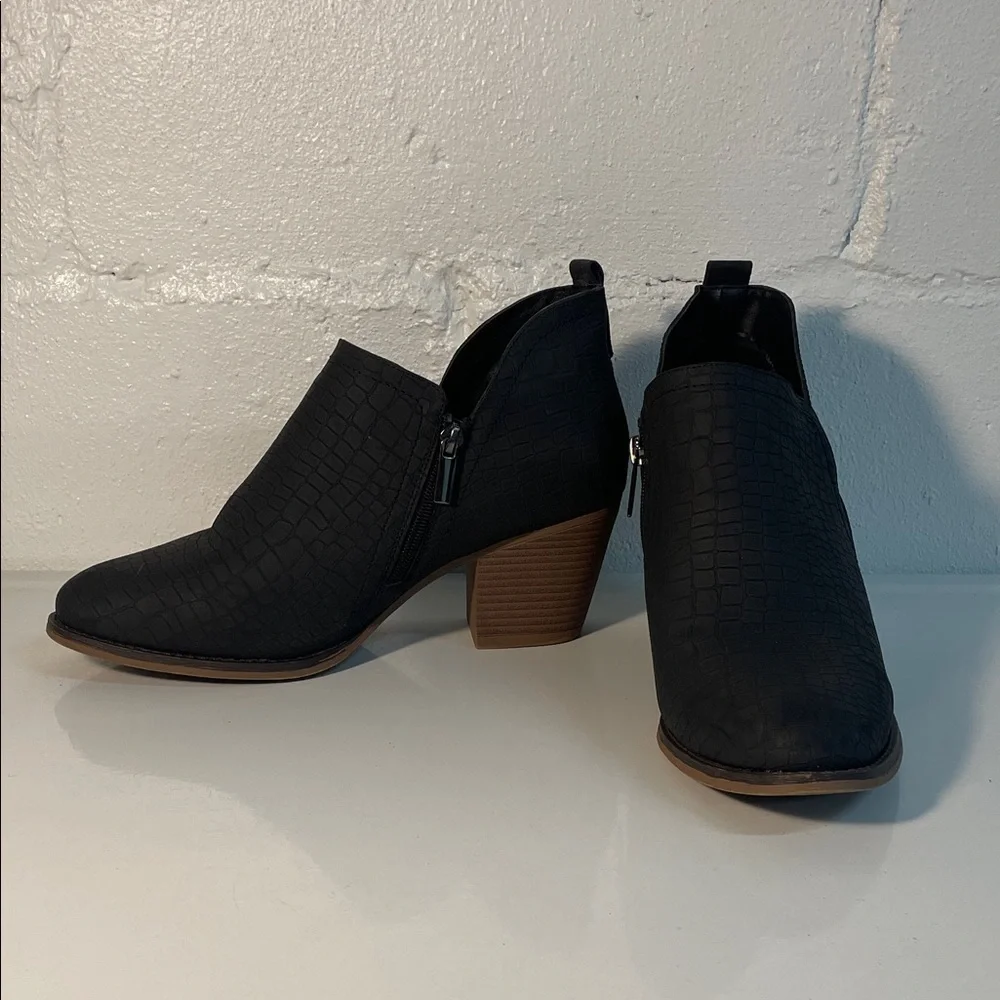 Cloudwalkers Black Faux Crocodile Ankle Boots Trina 9.5W - Picture 1 of 7